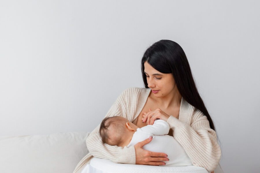 Quem amamenta pode tomar creatina? Guia completo e atualizado