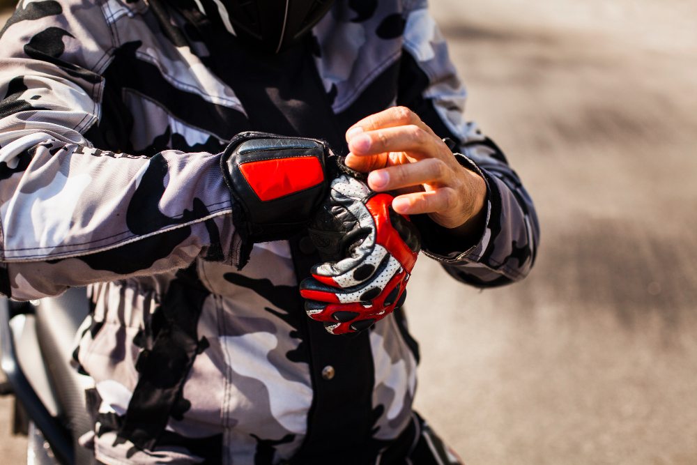 Qual equipamento de proteção é mais indicado para quem pilota motos esportivas? Qual equipamento de proteção é mais indicado para quem pilota motos esportivas?